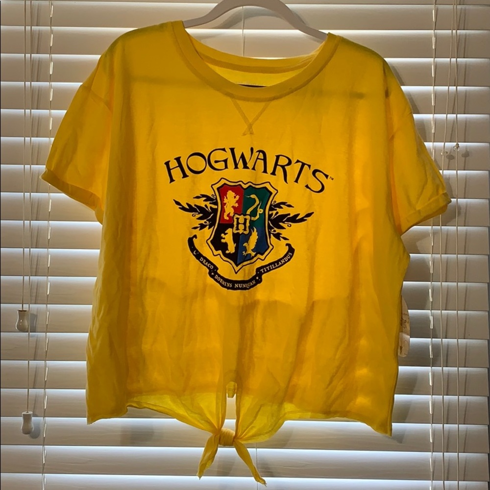 Yellow Harry Potter Hogwarts T-shirt - Picture 1 of 6